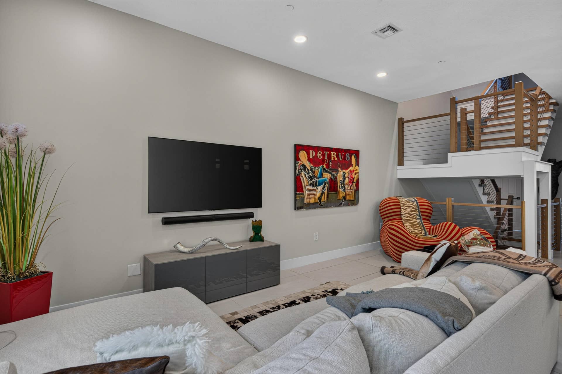 3224 NE 4th Street, Pompano Beach, FL 33062 LIVING ROOM