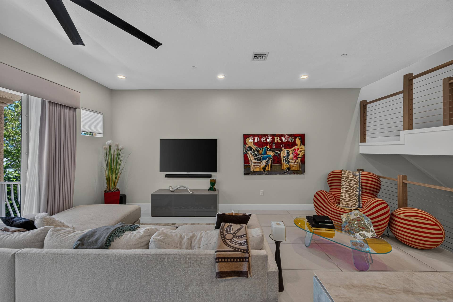 3224 NE 4th Street, Pompano Beach, FL 33062 LIVING ROOM