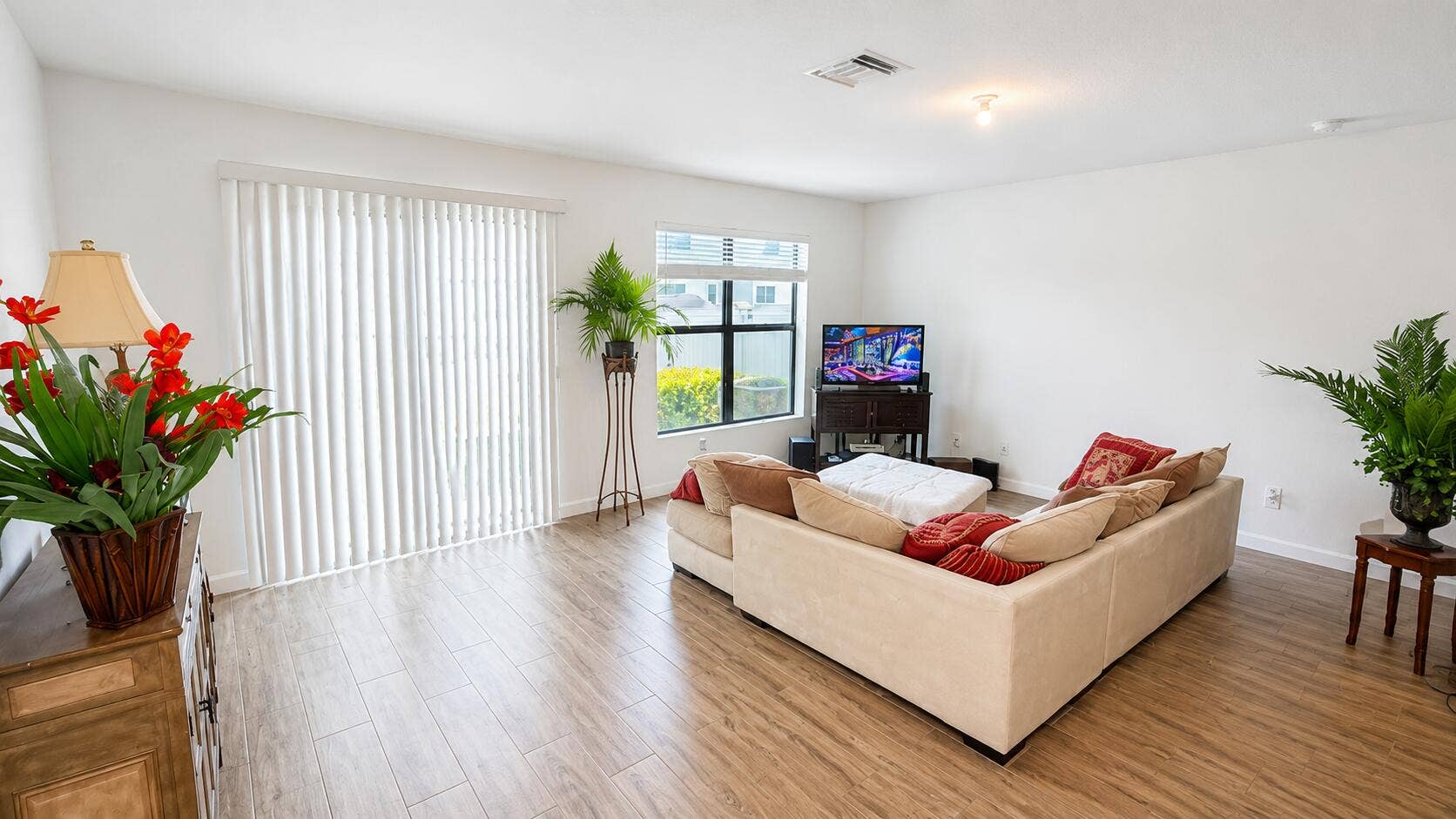 4414 HEMLOCK Drive, Riviera Beach, FL 33410 LIVING