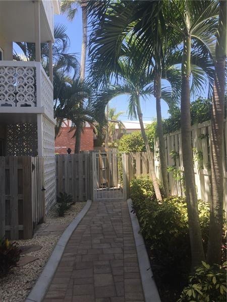 3220 Bayview Drive NE, #102, Fort Lauderdale, FL 33306 Photo 14