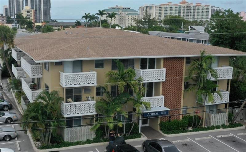 3220 Bayview Drive NE, #102, Fort Lauderdale, FL 33306 Photo 4