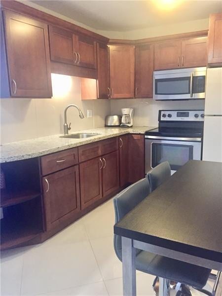 3220 Bayview Drive NE, #102, Fort Lauderdale, FL 33306 Photo 18
