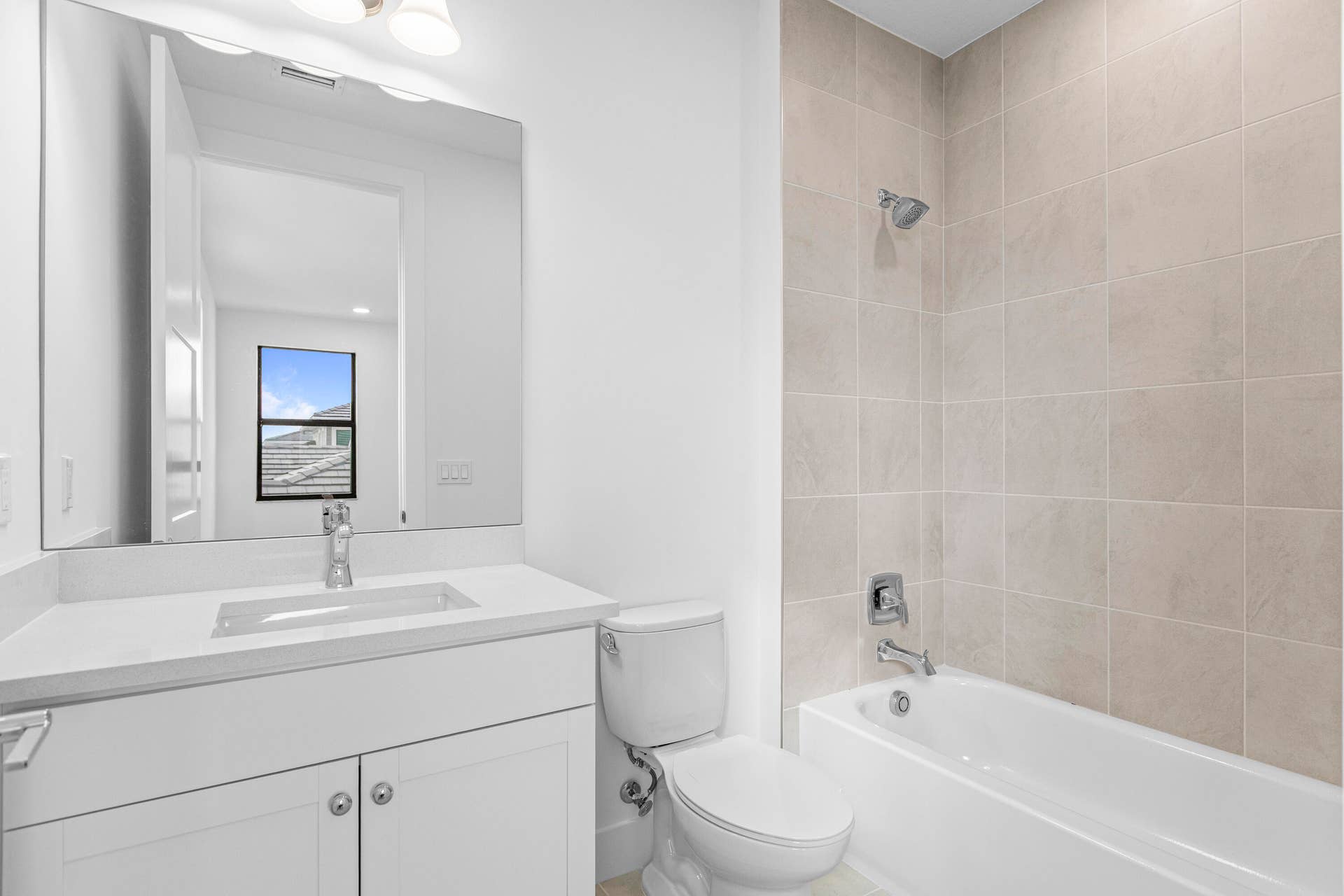 14023 Bastille Street, Palm Beach Gardens, FL 33412 Bath