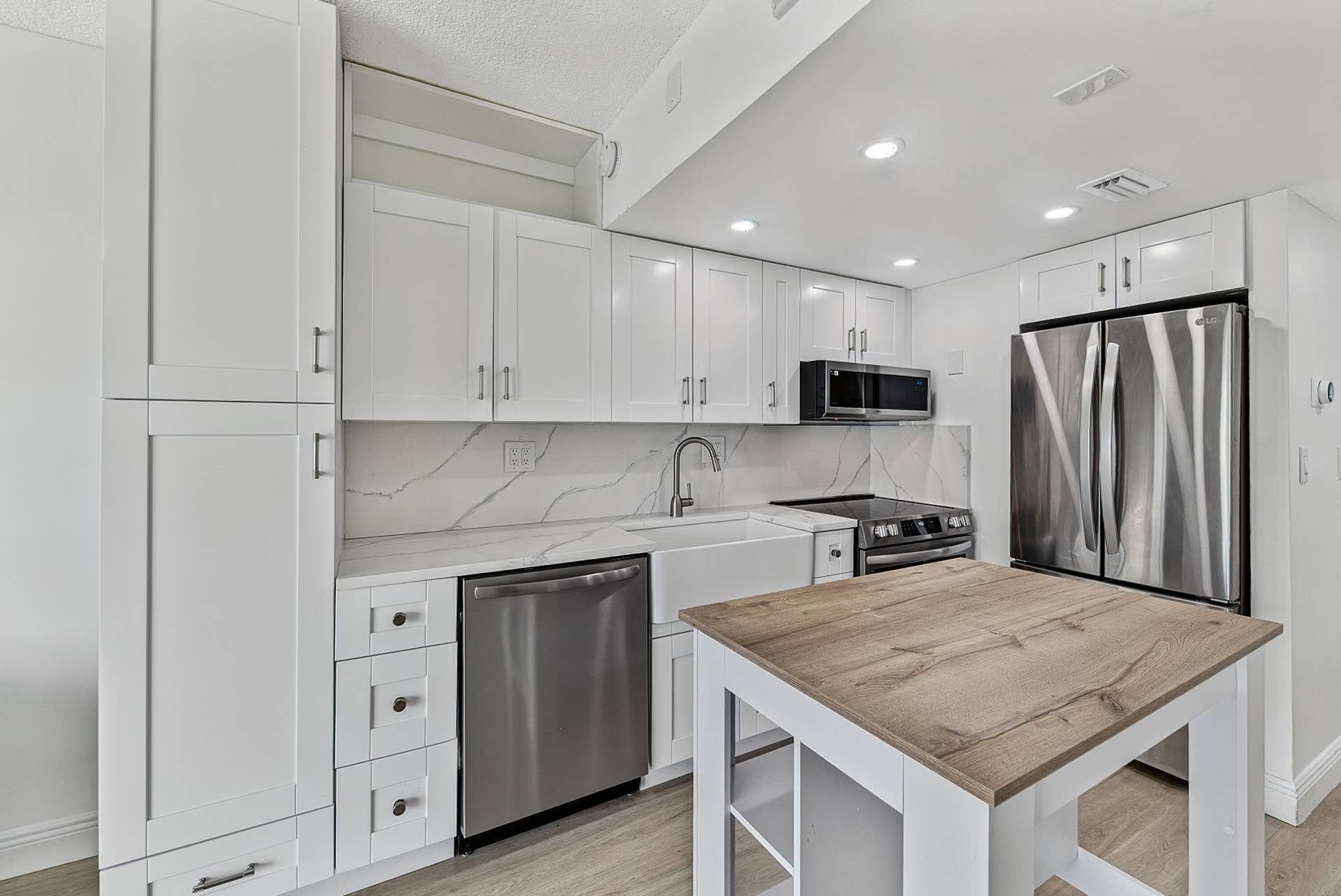 2900 NE 30TH Street, #D-3, Fort Lauderdale, Fort Lauderdale, FL 33306 castro-2