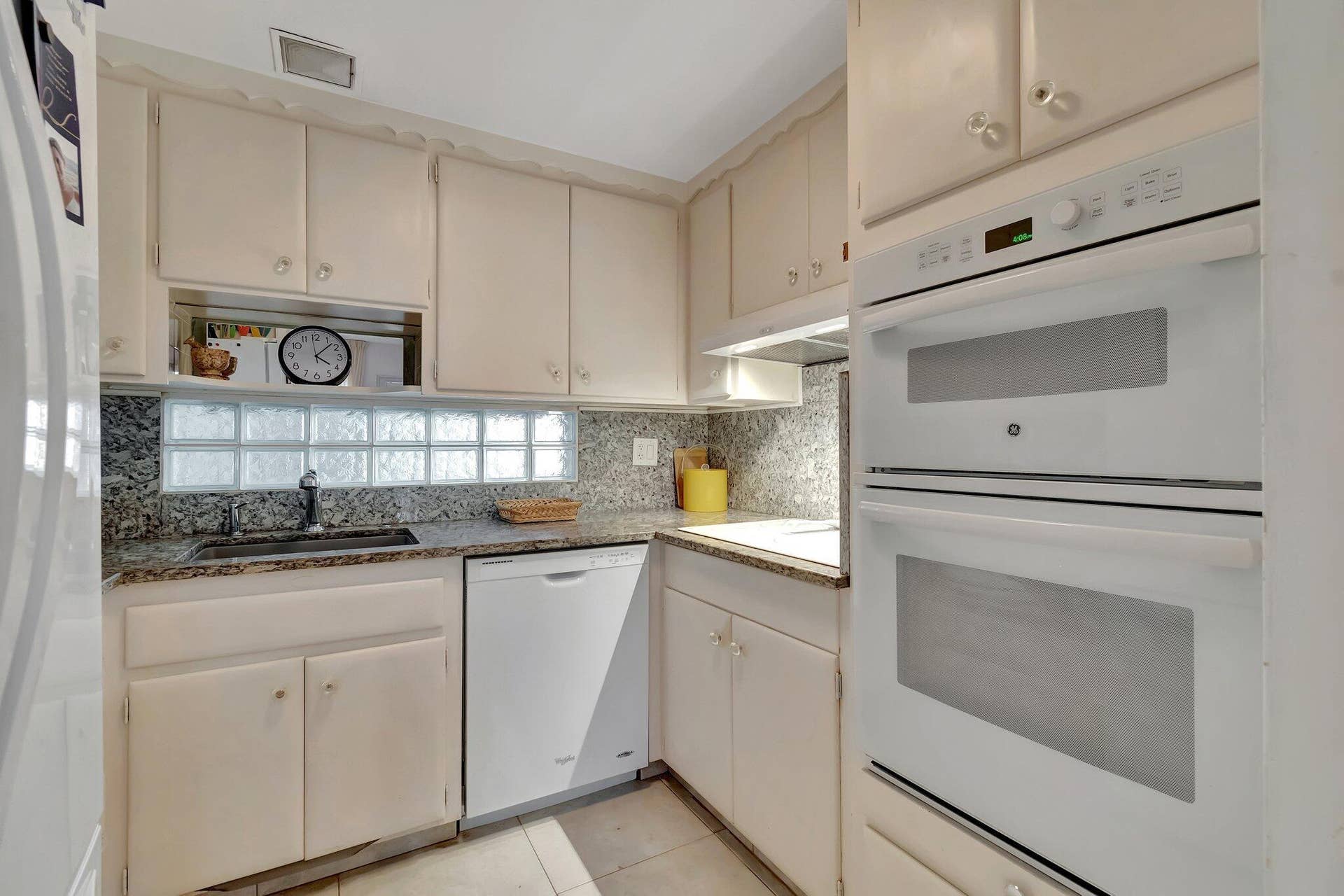2711 S Ocean Boulevard, #0020, Highland Beach, FL 33487 18-web-or-mls-DSC_6113