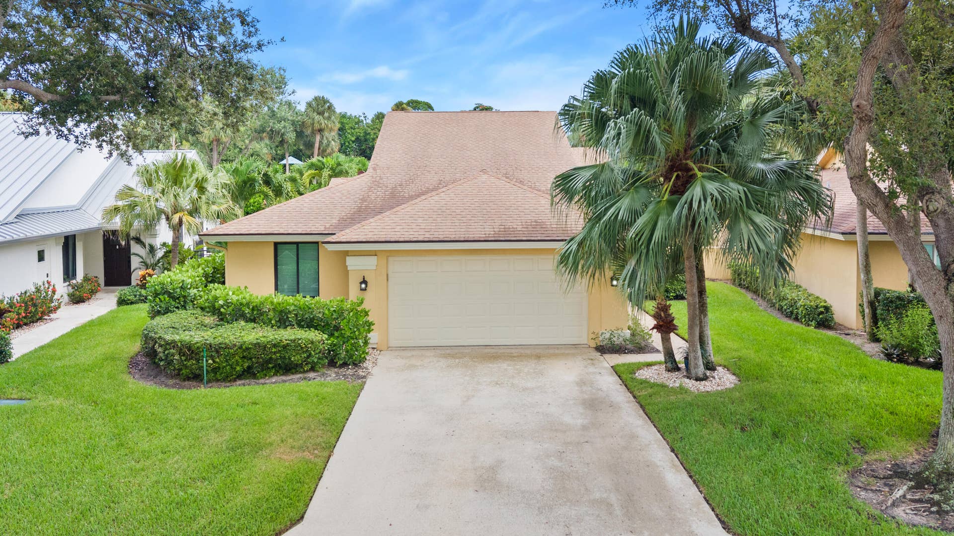 125 Beach Summit Court, Jupiter, FL 33477 Front of Home