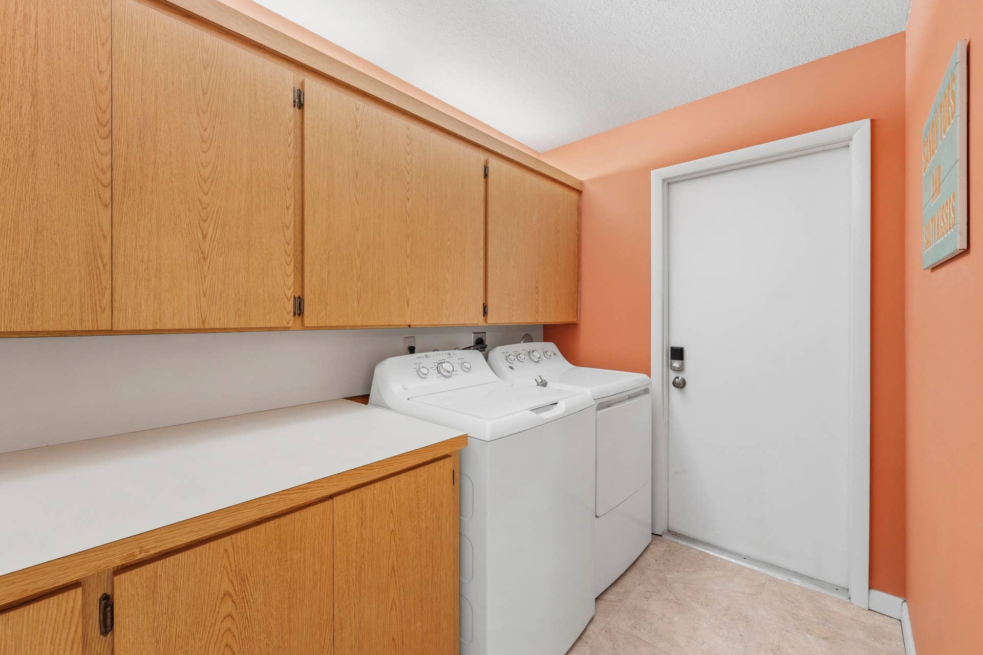 125 Beach Summit Court, Jupiter, FL 33477 Laundry Room