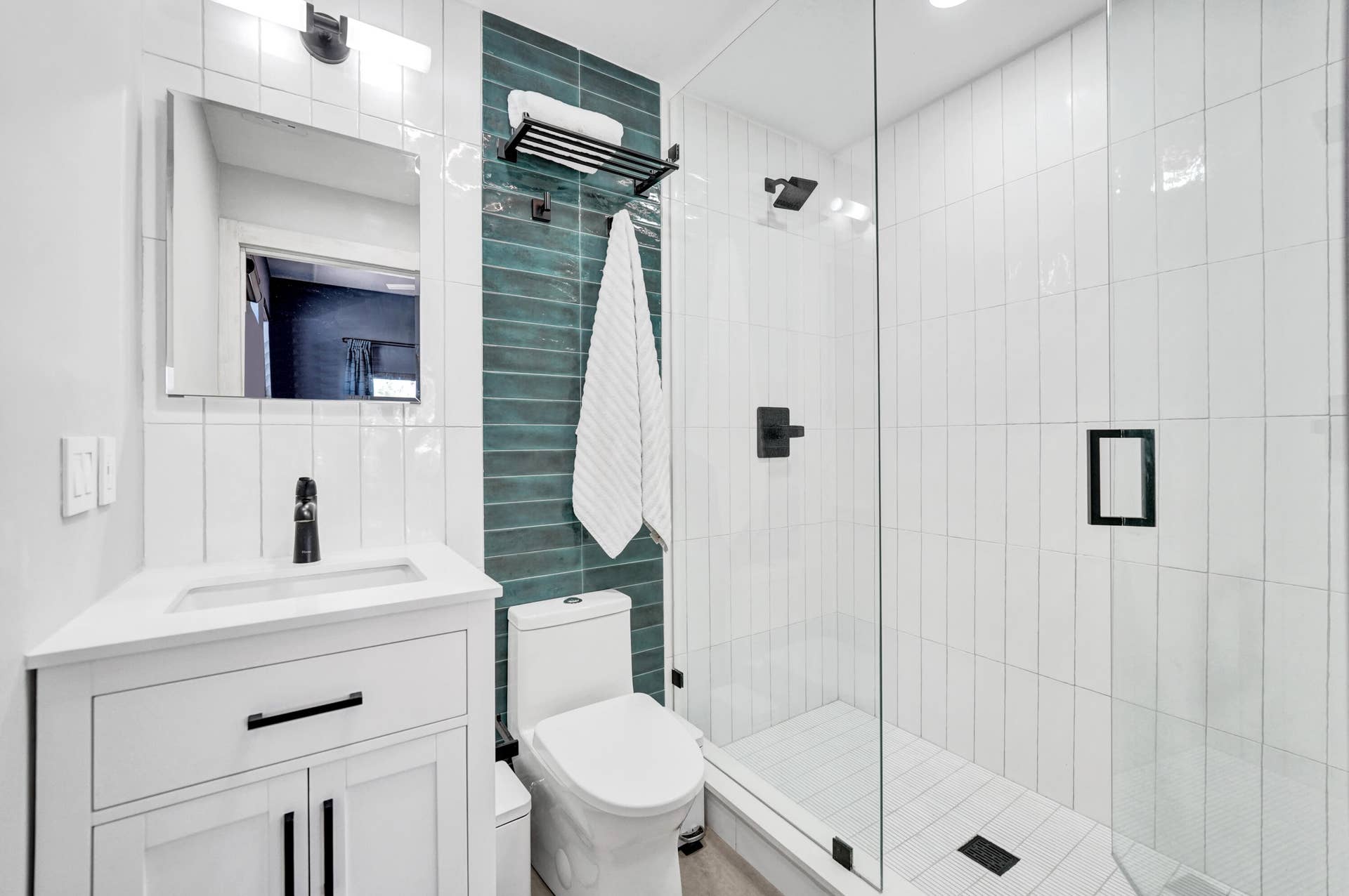 1424 NE 16TH Avenue, Fort Lauderdale, FL 33304 24-second bedroom ensuite bath DSC00022