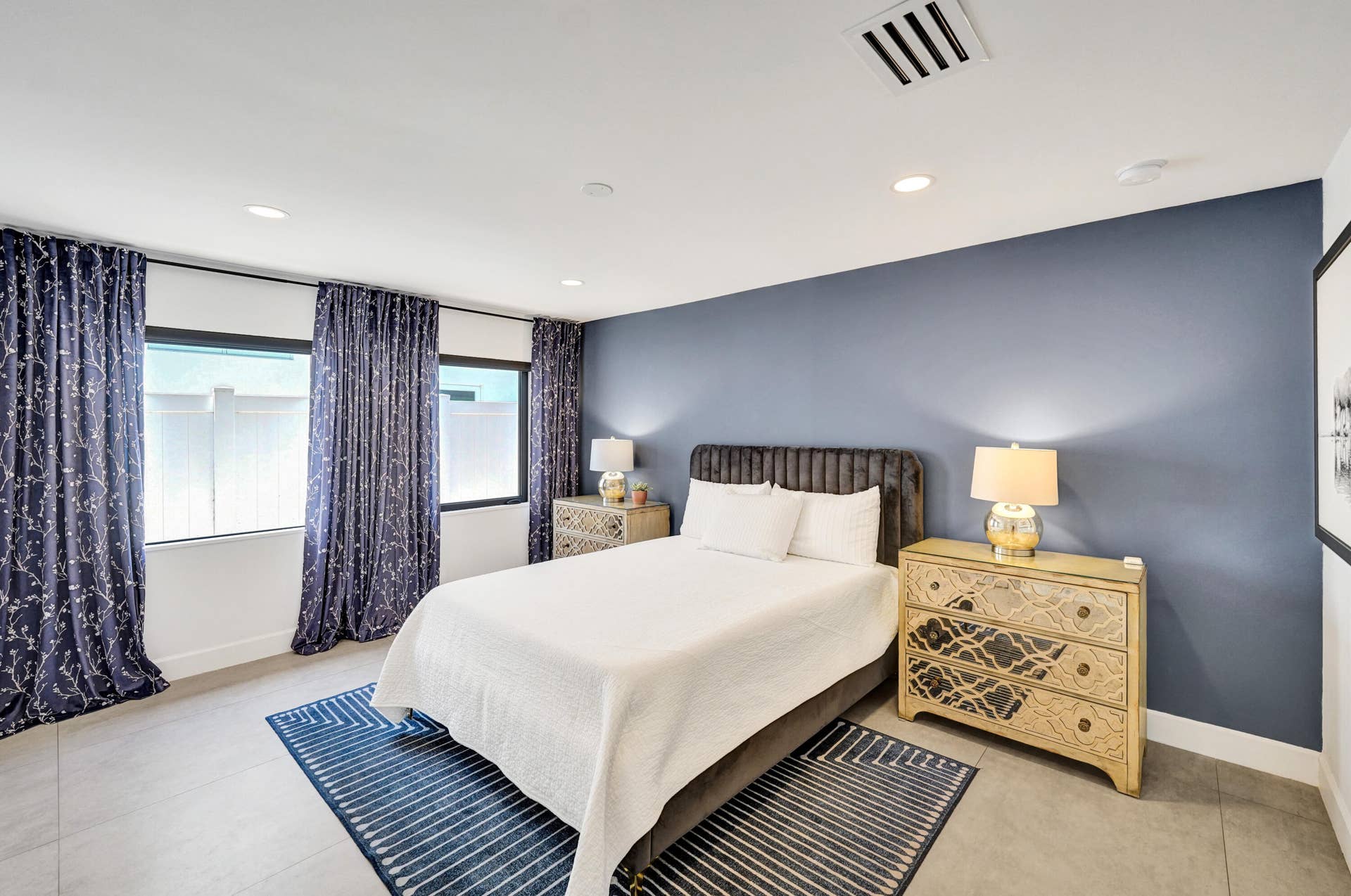 1424 NE 16TH Avenue, Fort Lauderdale, FL 33304 18-primary DSC00103