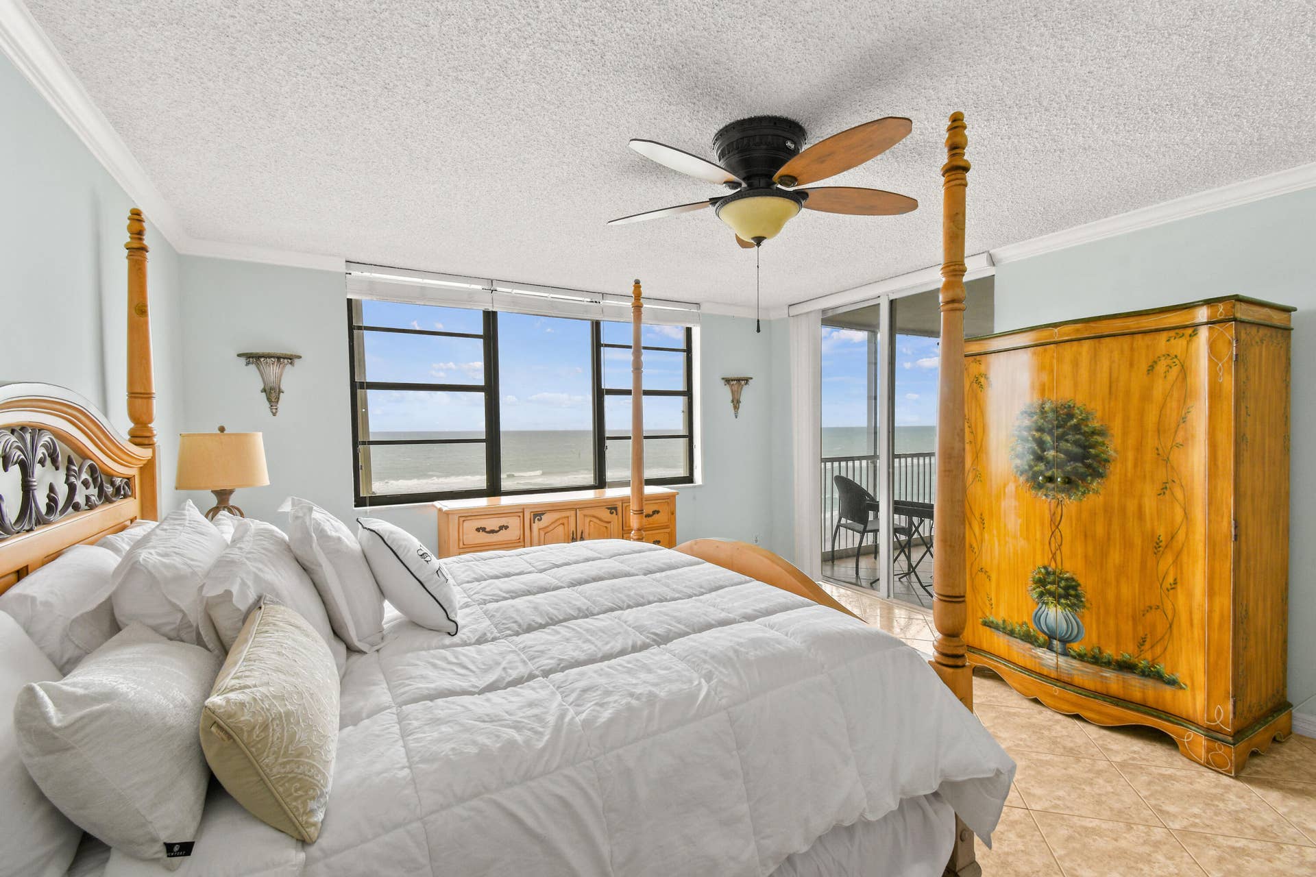 840 OCEAN Drive, #404, Juno Beach, FL 33408 840OceanDr#404_17
