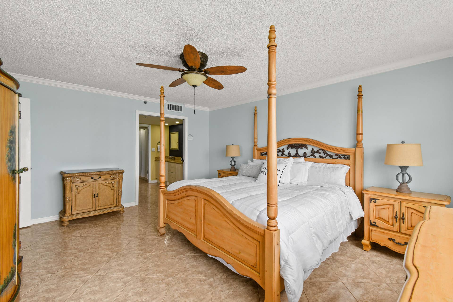 840 OCEAN Drive, #404, Juno Beach, FL 33408 840OceanDr#404_18