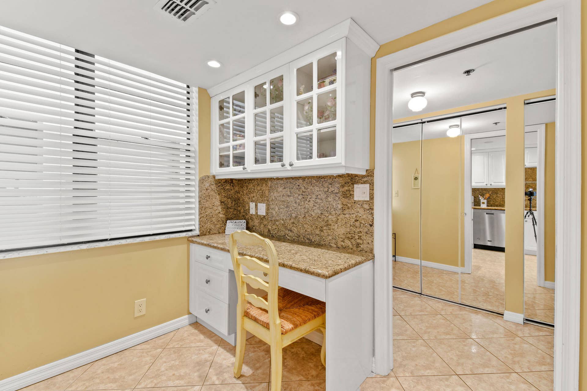 840 OCEAN Drive, #404, Juno Beach, FL 33408 840OceanDr#404_13