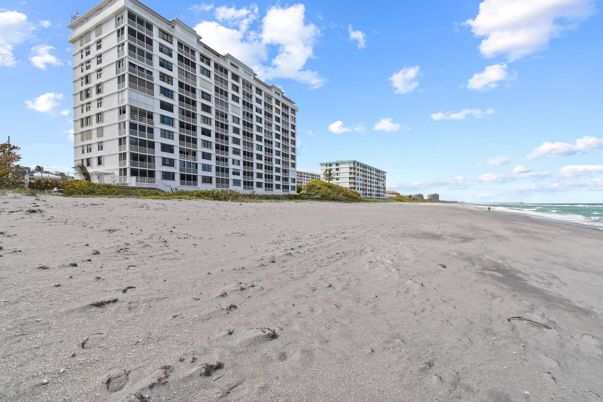 840 OCEAN Drive, #404, Juno Beach, FL 33408 Copyof840OceanDrive_15