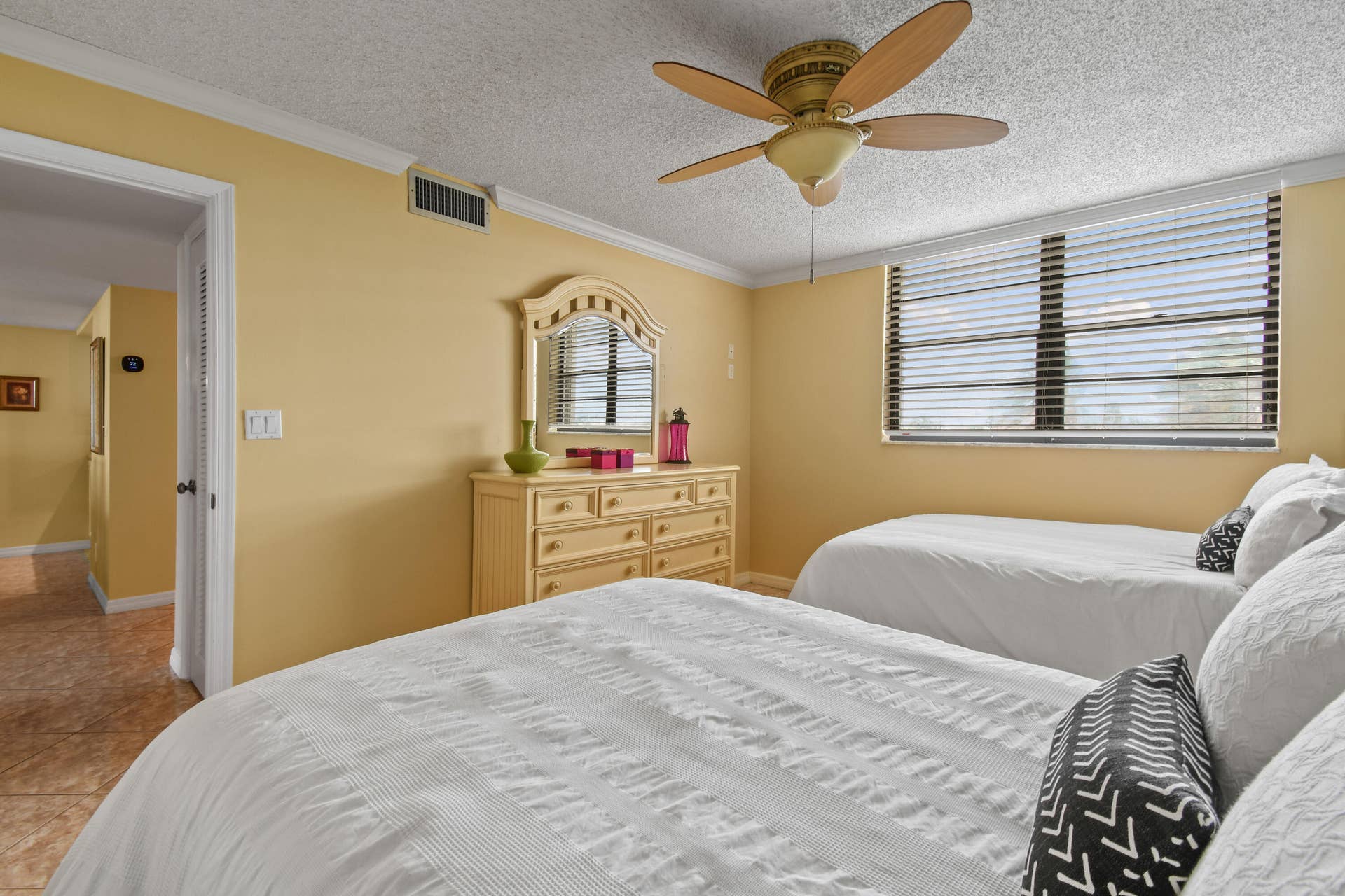 840 OCEAN Drive, #404, Juno Beach, FL 33408 840OceanDr#404_22