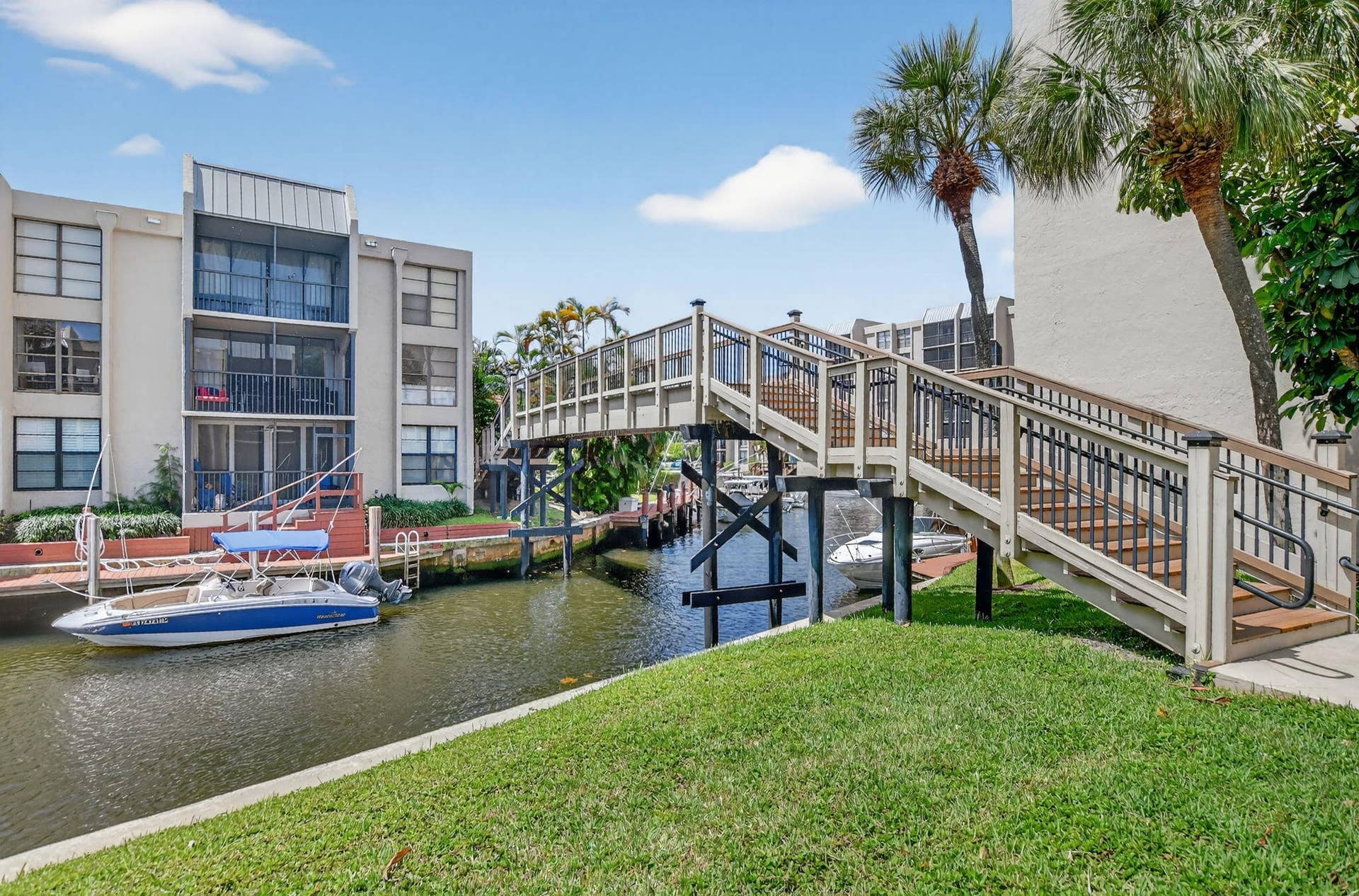 4 Royal Palm Way, #403, Boca Raton, FL 33432 Walkable Bridge