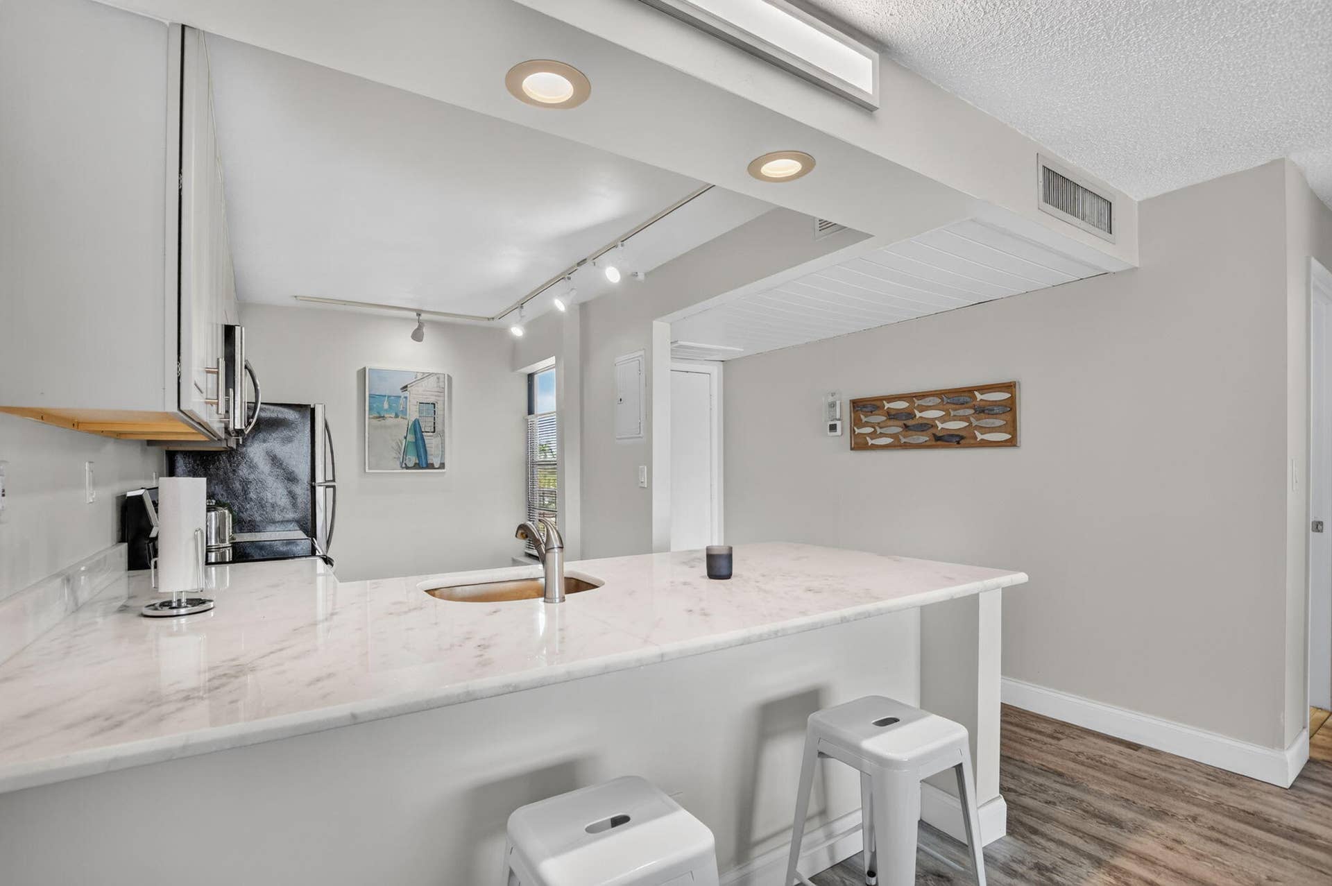 4 Royal Palm Way, #403, Boca Raton, FL 33432 Breakfast Bar