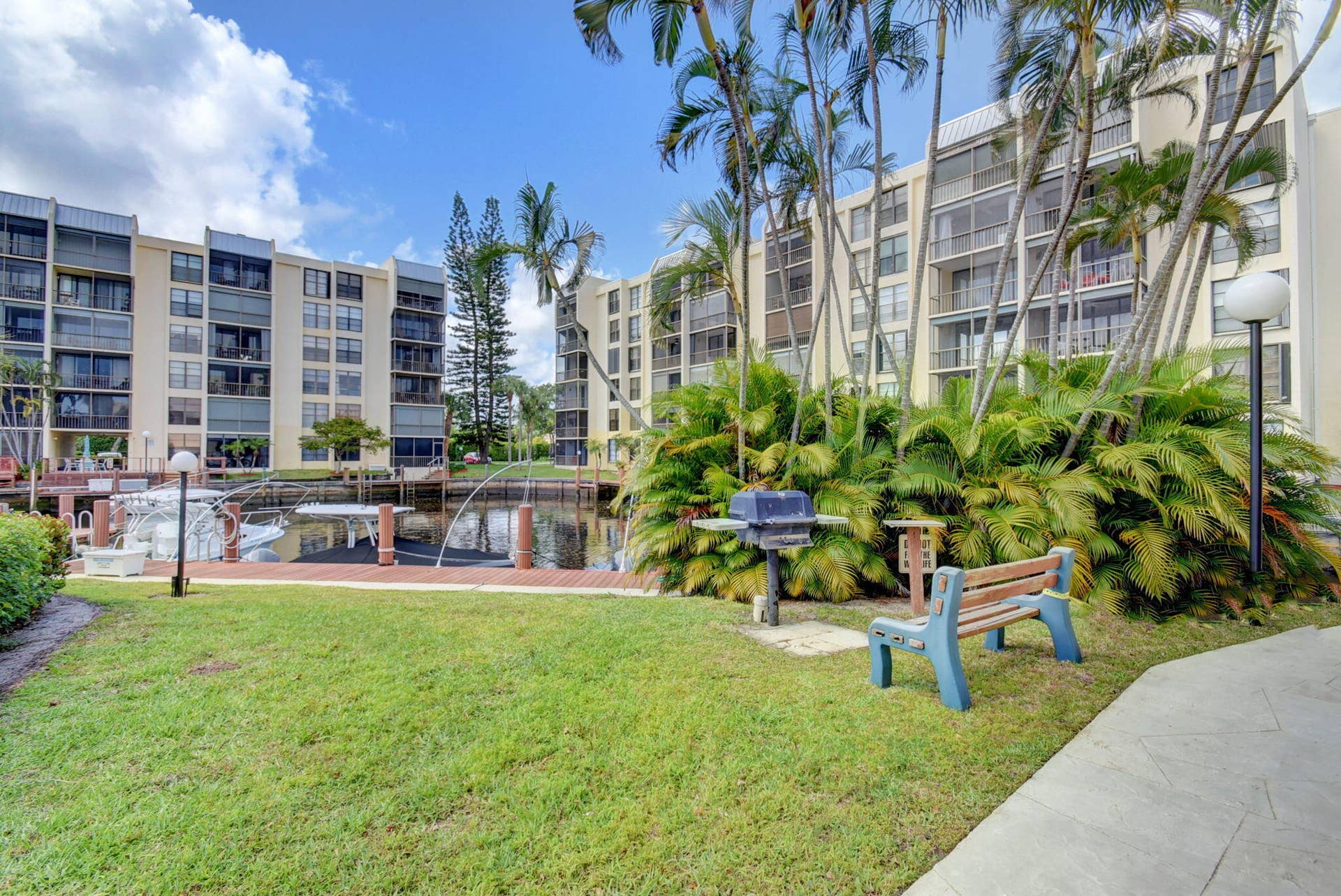 4 Royal Palm Way, #403, Boca Raton, FL 33432 Views of Community