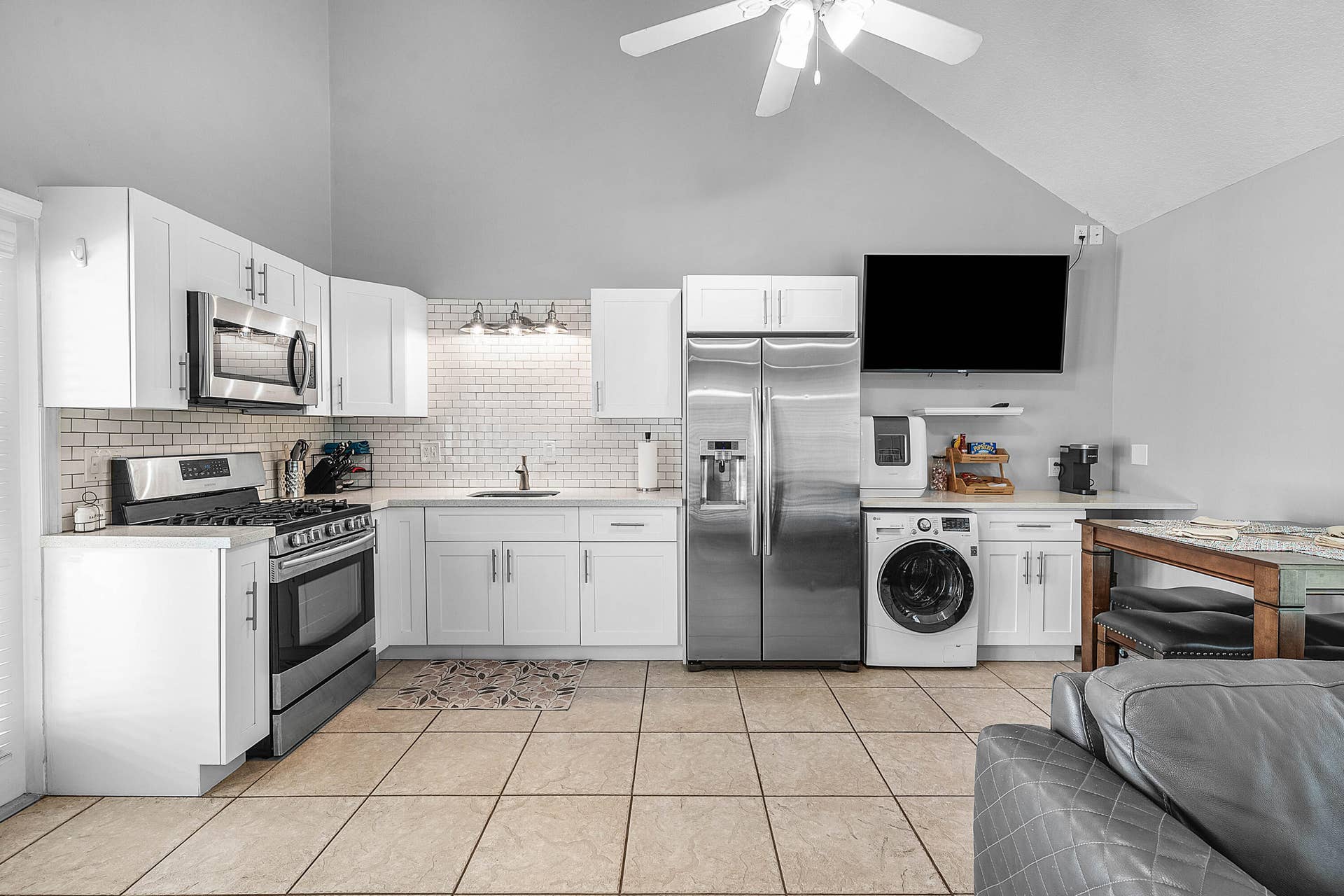 14829 STIRRUP Lane, Wellington, FL 33414 Guest house kitchenette