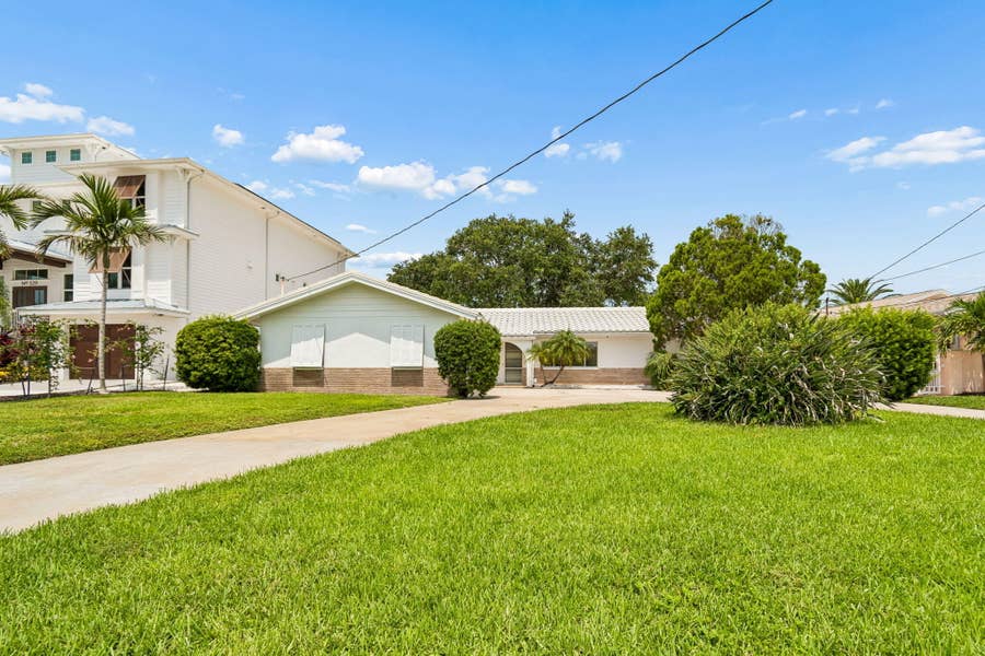 Property photo for 527 Harbor Drive N, Indian Rocks Beach, FL