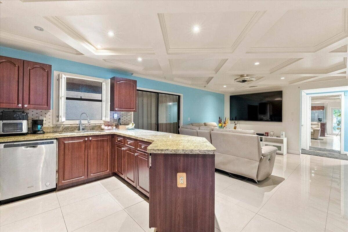 1430 SW 88TH Way, Pembroke Pines, FL 33025 11-8I8A_8938