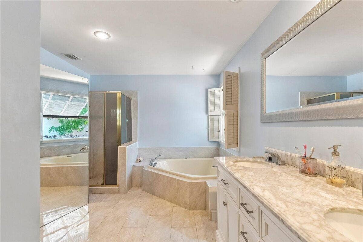1430 SW 88TH Way, Pembroke Pines, FL 33025 26-8I8A_9108