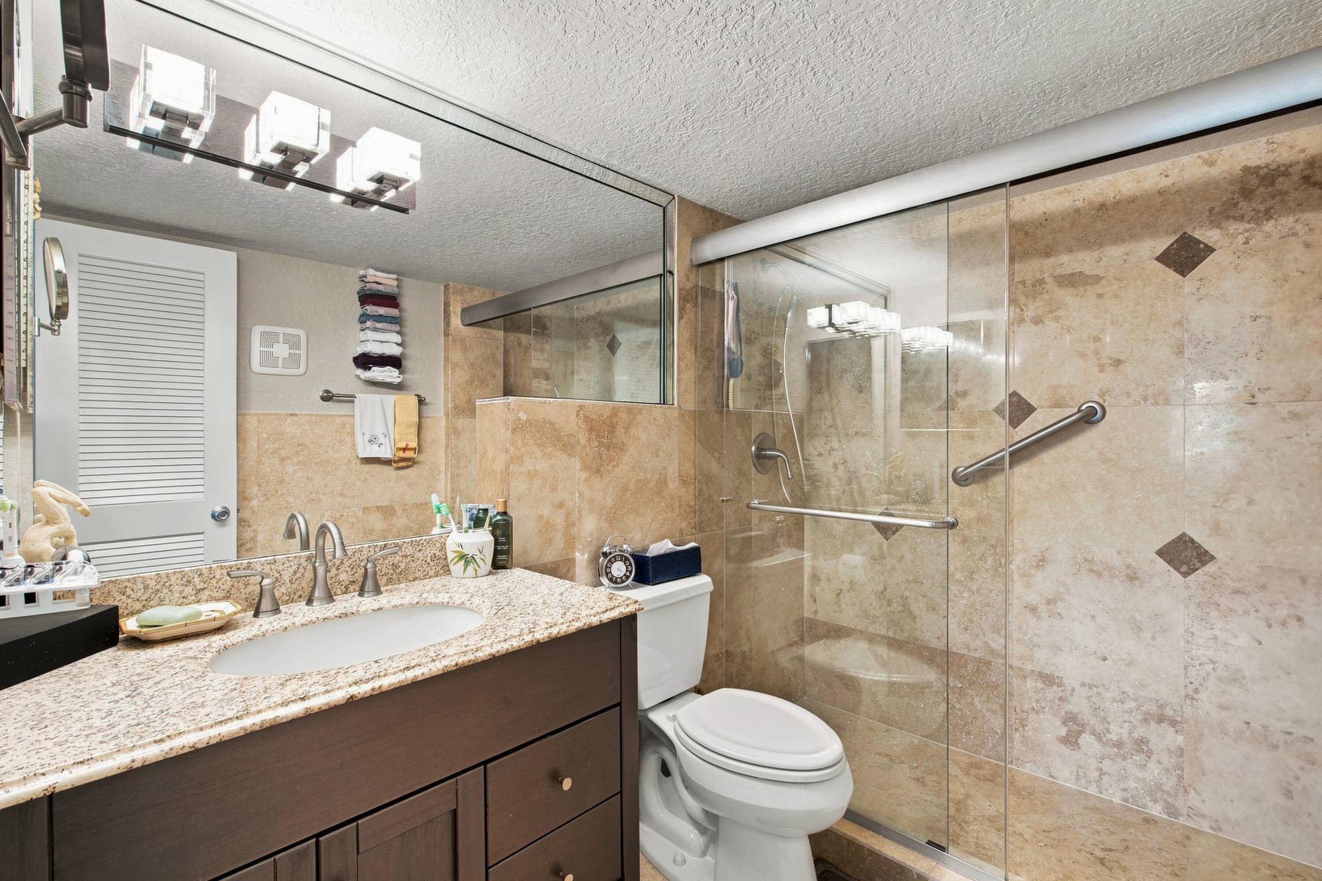 1920 NE 1ST Terrace, #212H, Wilton Manors, FL 33305 DSC_07569