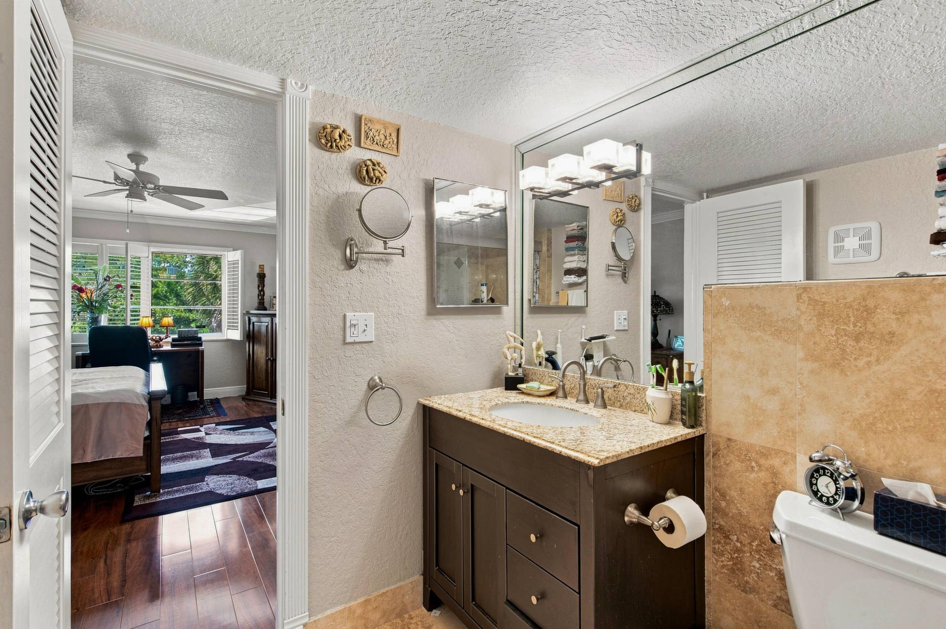 1920 NE 1ST Terrace, #212H, Wilton Manors, FL 33305 DSC_07579
