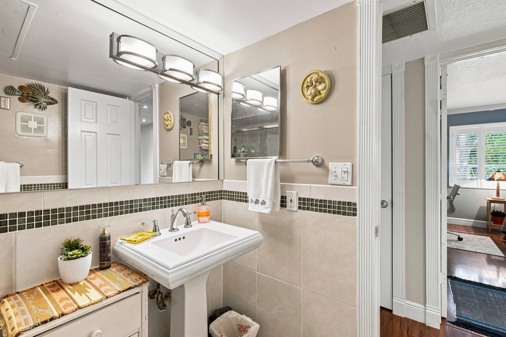 1920 NE 1ST Terrace, #212H, Wilton Manors, FL 33305 DSC_07519