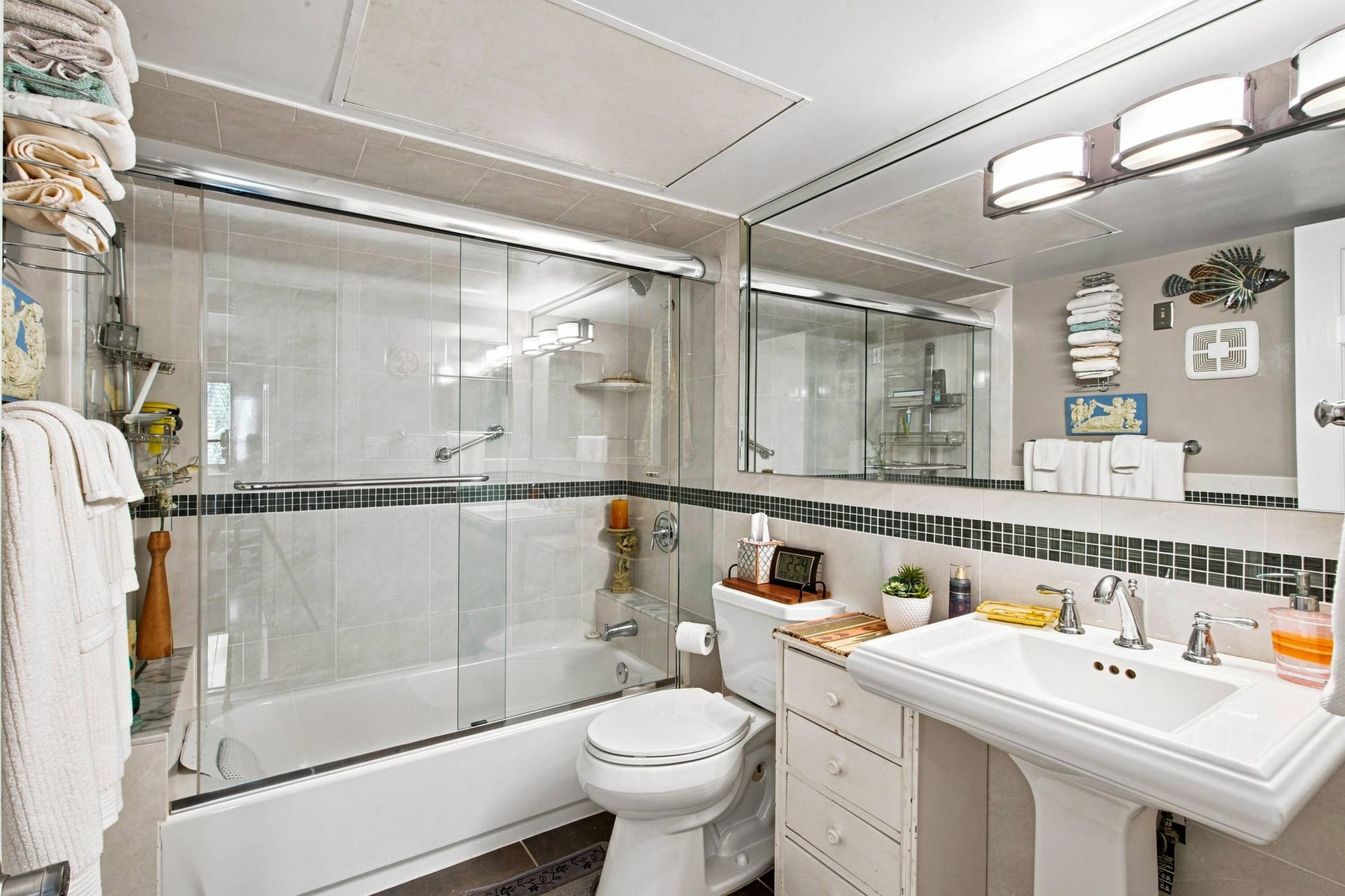 1920 NE 1ST Terrace, #212H, Wilton Manors, FL 33305 DSC_07509