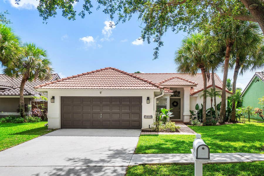 Property photo for 1215 E LANCEWOOD Place, Delray Beach, FL