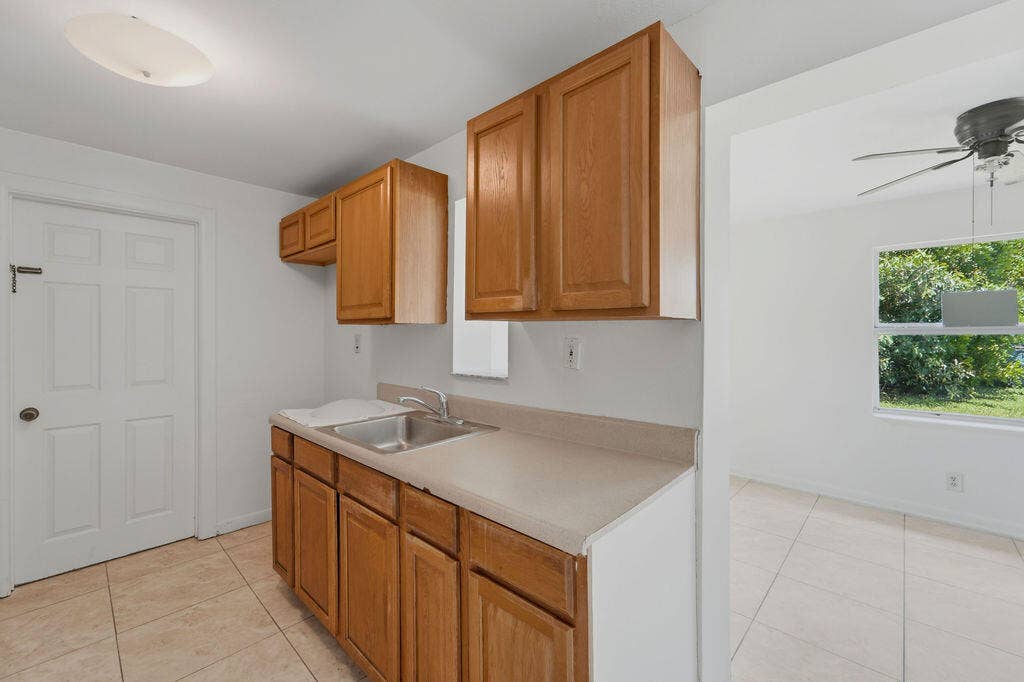 1500 W 13TH Street W, Riviera Beach, FL 33404 1500_West_13th_Street_Riviera_Beach_004