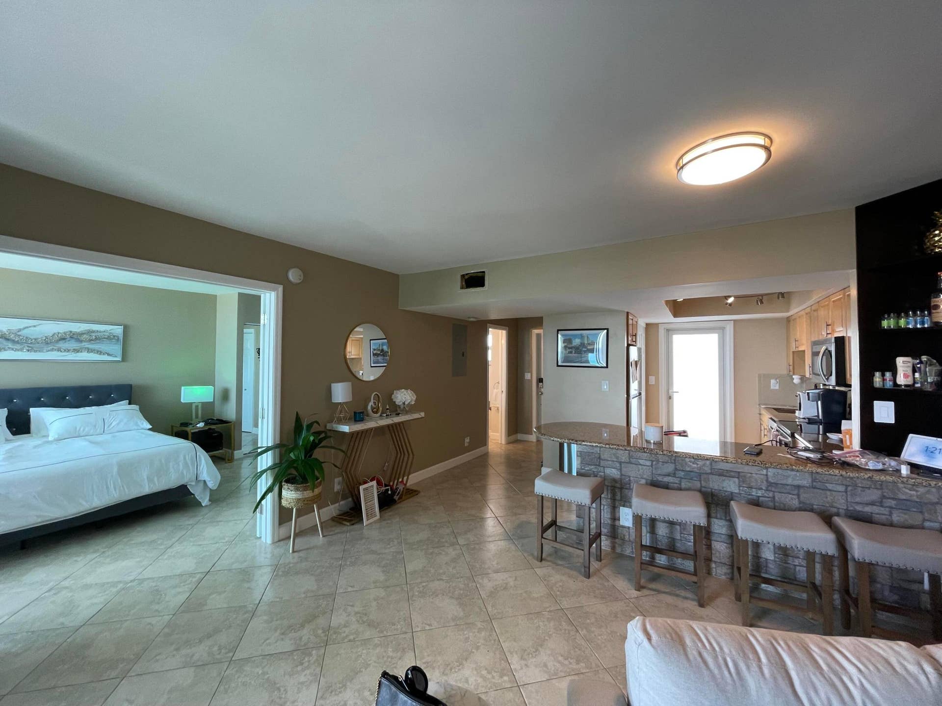 333 NE 21ST Avenue, #1118, Deerfield Beach, Deerfield Beach, FL 33441 Tiara East 1118 Living room 4