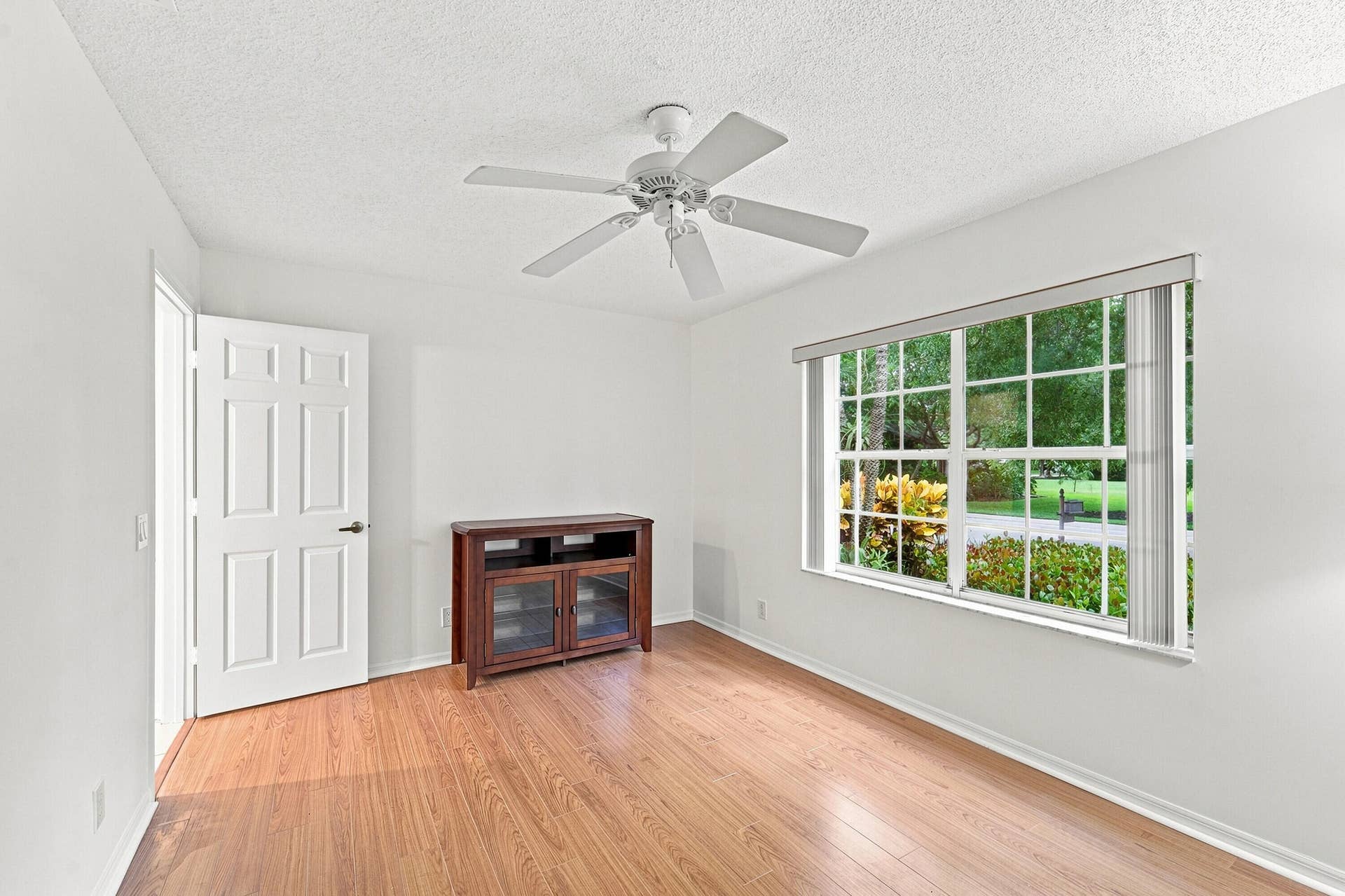 143 Cameron Court, Weston, FL 33326 16_dsc08429