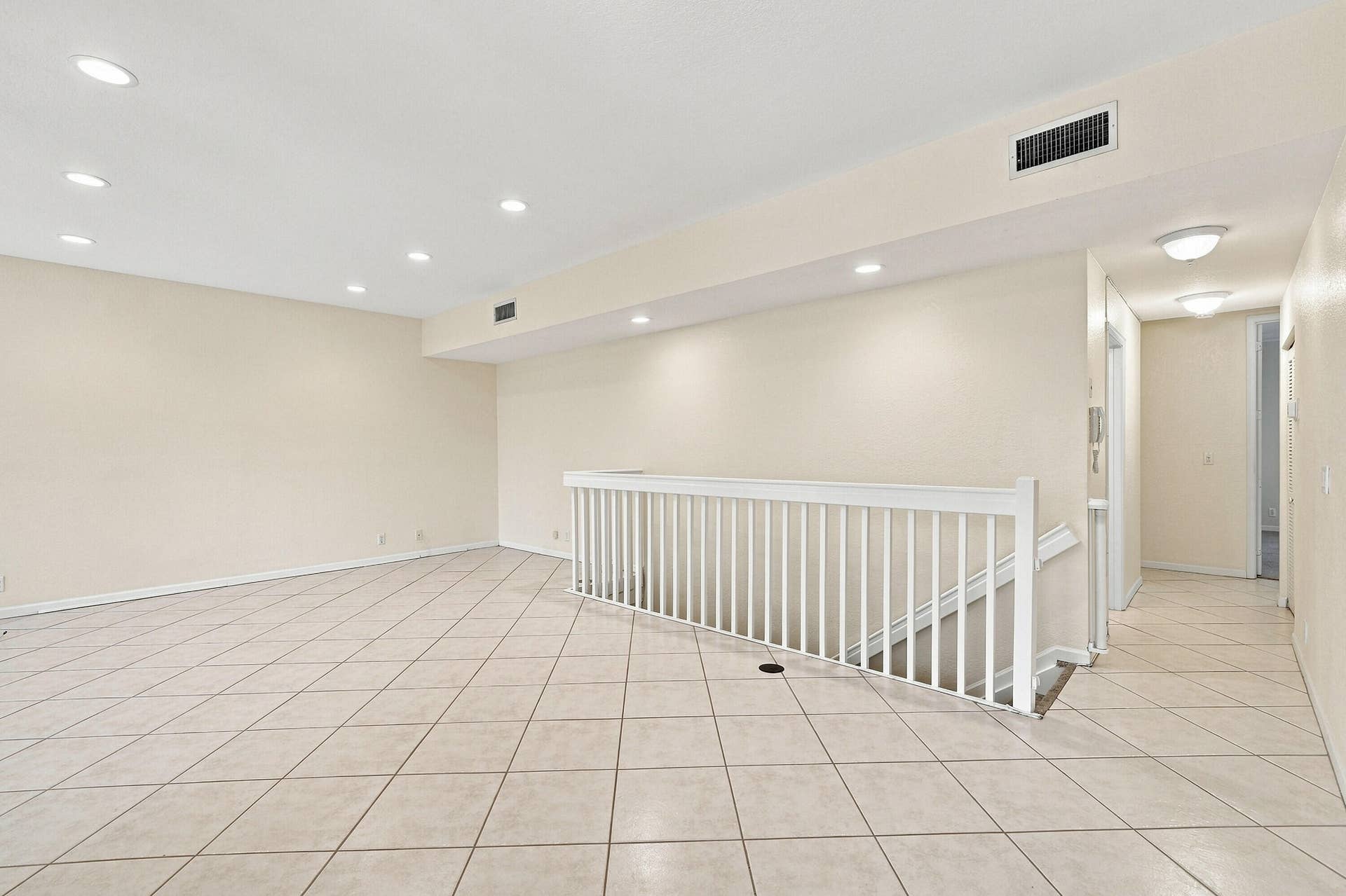 4619 Poinciana Street, #7A, Lauderdale By The Sea, FL 33308 Living Area