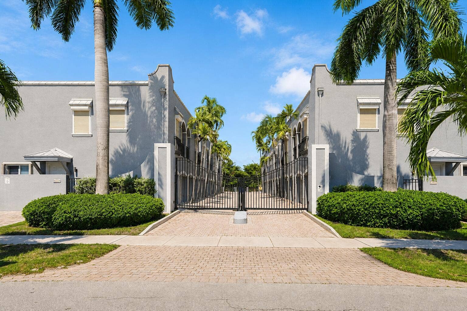 4619 Poinciana Street, #7A, Lauderdale By The Sea, FL 33308 Entrance