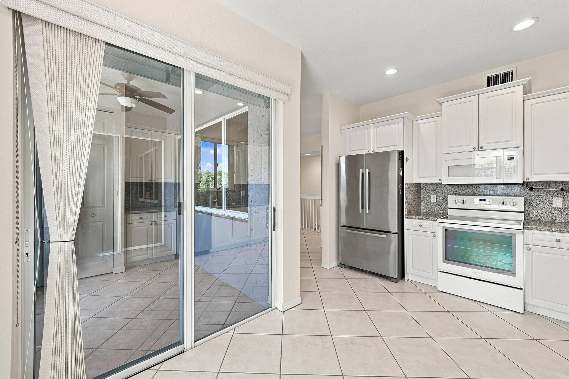4619 Poinciana Street, #7A, Lauderdale By The Sea, FL 33308 Kitchen