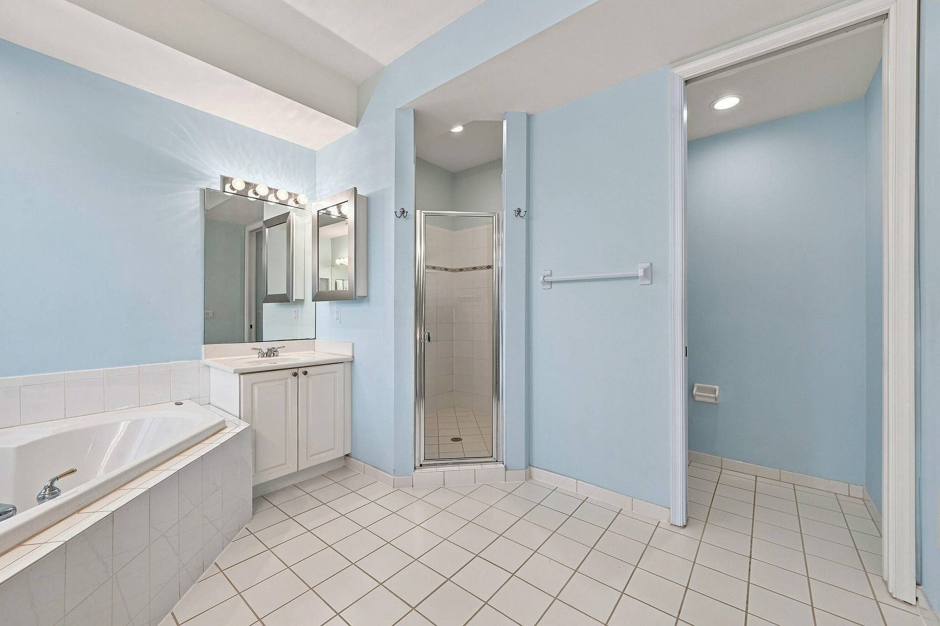 4619 Poinciana Street, #7A, Lauderdale By The Sea, FL 33308 Primary Bathroom