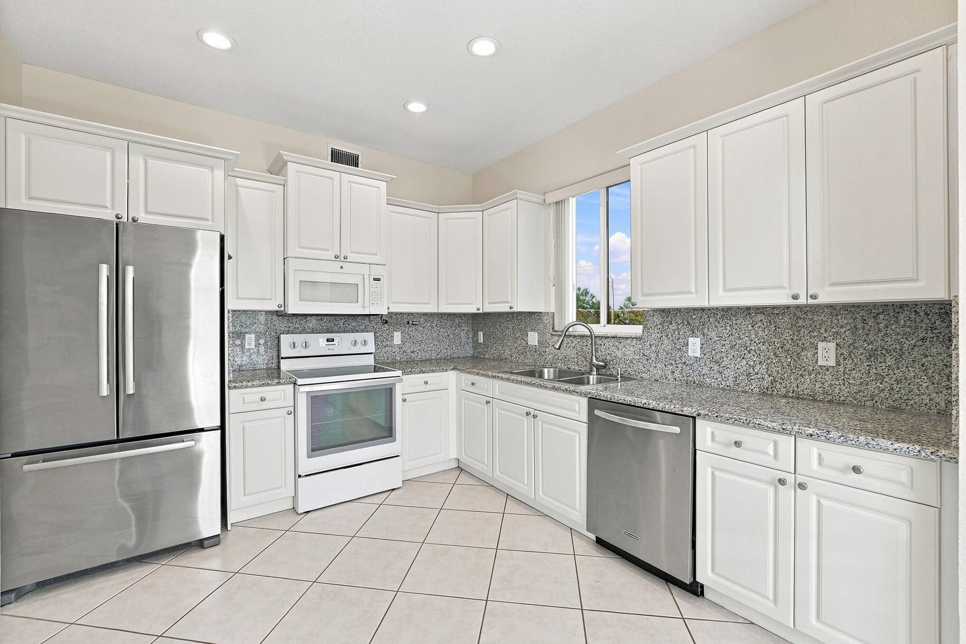 4619 Poinciana Street, #7A, Lauderdale By The Sea, FL 33308 Kitchen