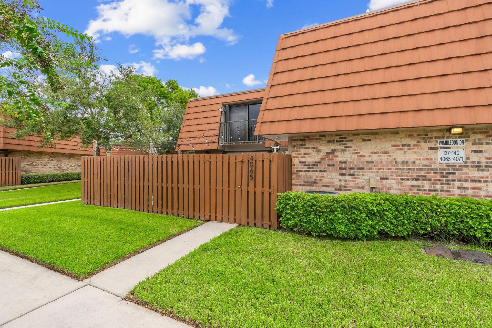 4065 WIMBLEDON Drive, Cooper City, FL 33026 Photo 2