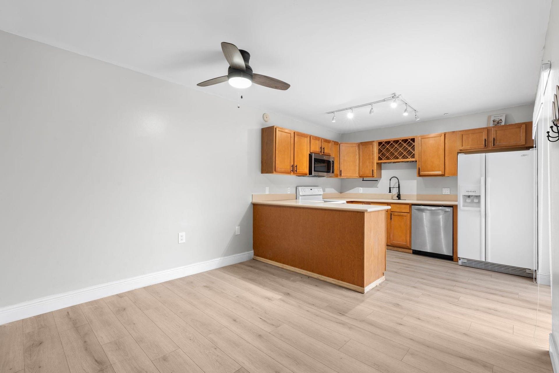 4065 WIMBLEDON Drive, Cooper City, FL 33026 Photo 8