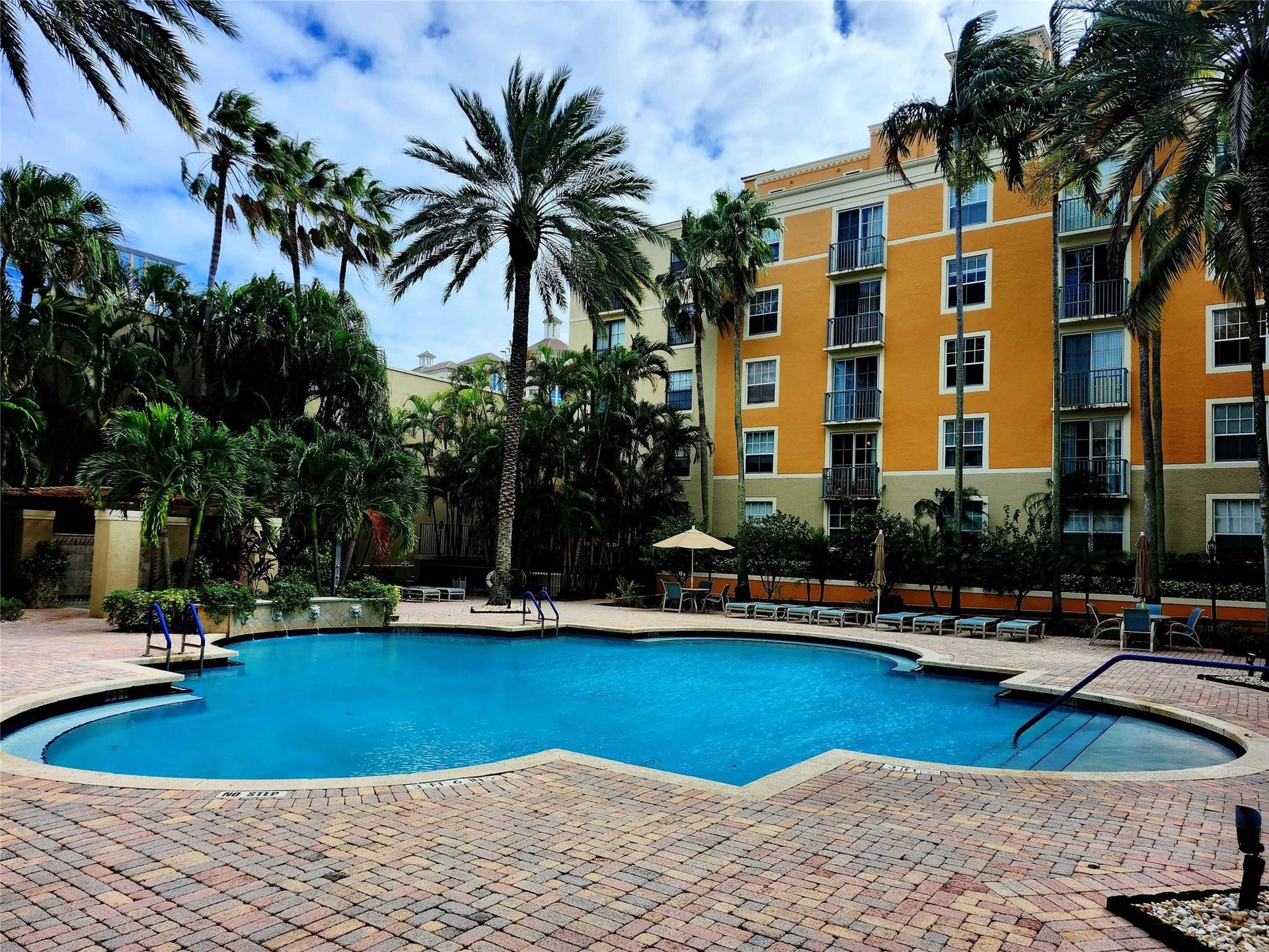 720 S Sapodilla Avenue, #413, West Palm Beach, West Palm Beach, FL 33401 Photo 12
