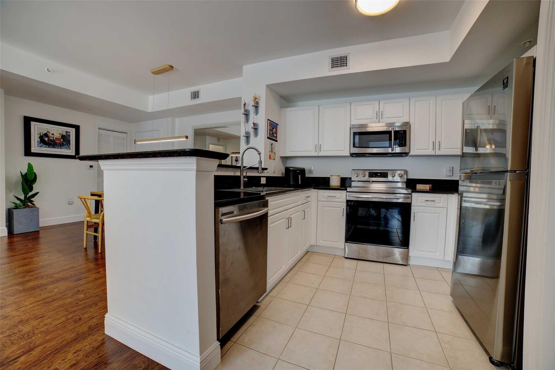 720 S Sapodilla Avenue, #413, West Palm Beach, West Palm Beach, FL 33401 Photo 5