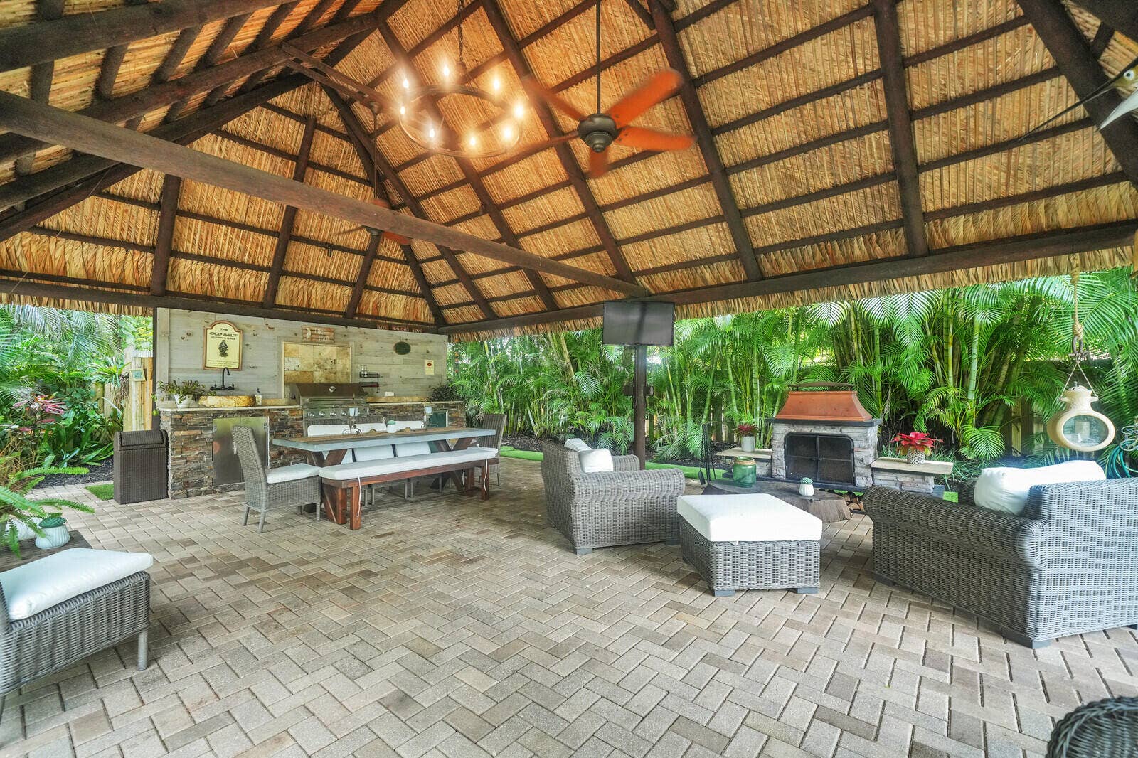 13432 153RD Road N, Jupiter, FL 33478 tiki hut with summer kitchen