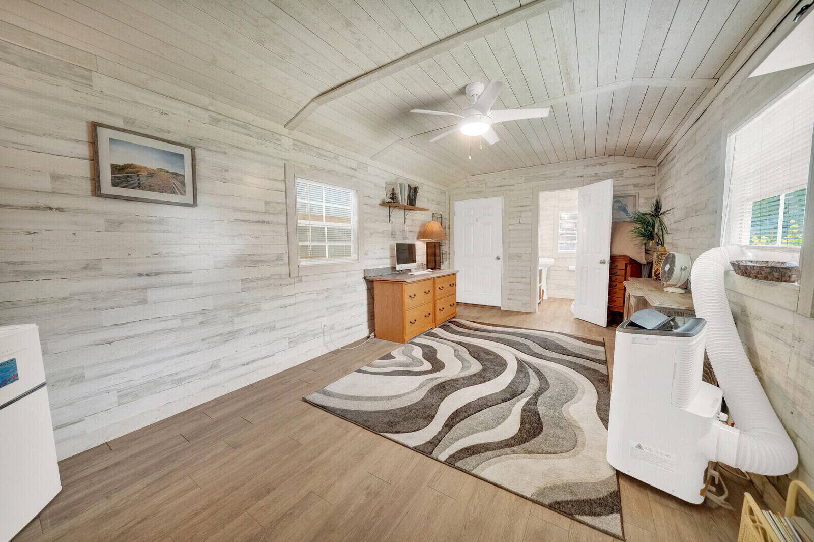 13432 153RD Road N, Jupiter, FL 33478 Guest cottage- living/bedroom