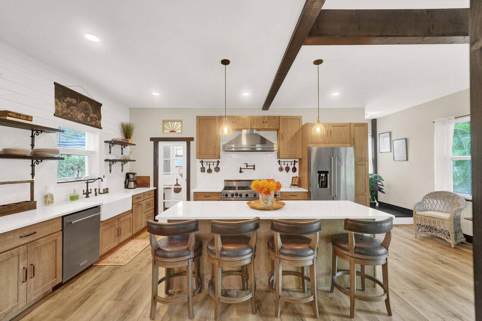 13432 153RD Road N, Jupiter, FL 33478 custom kitchen with island