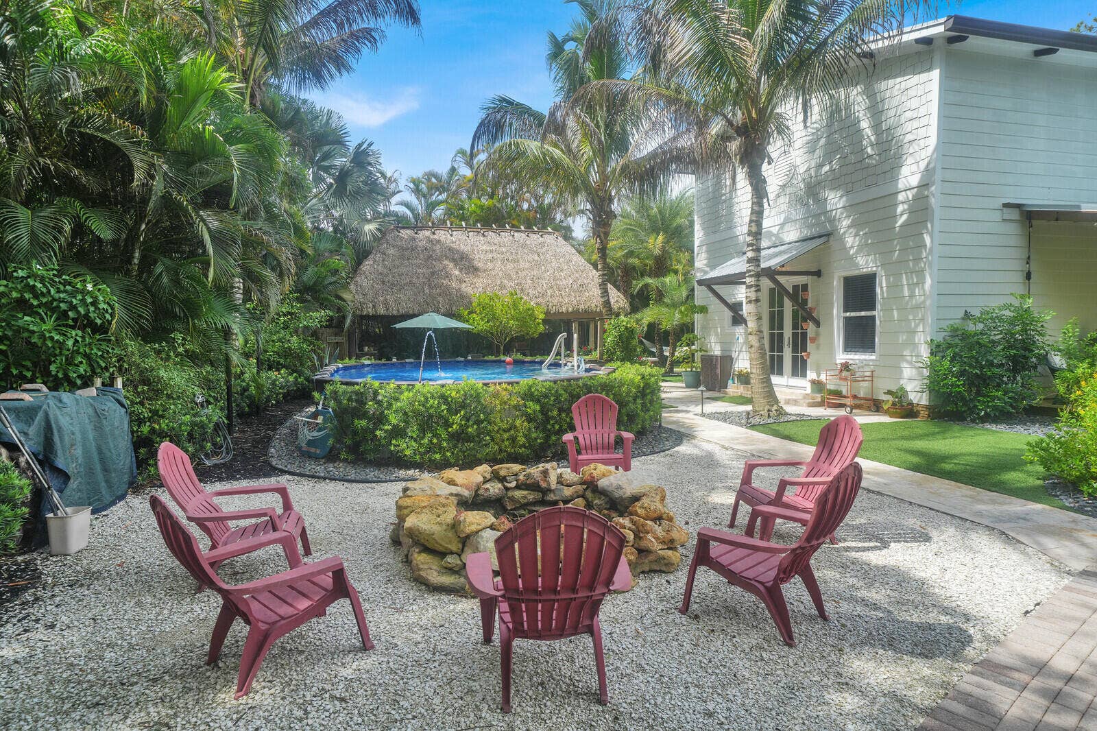 13432 153RD Road N, Jupiter, FL 33478 Fire pit seating area