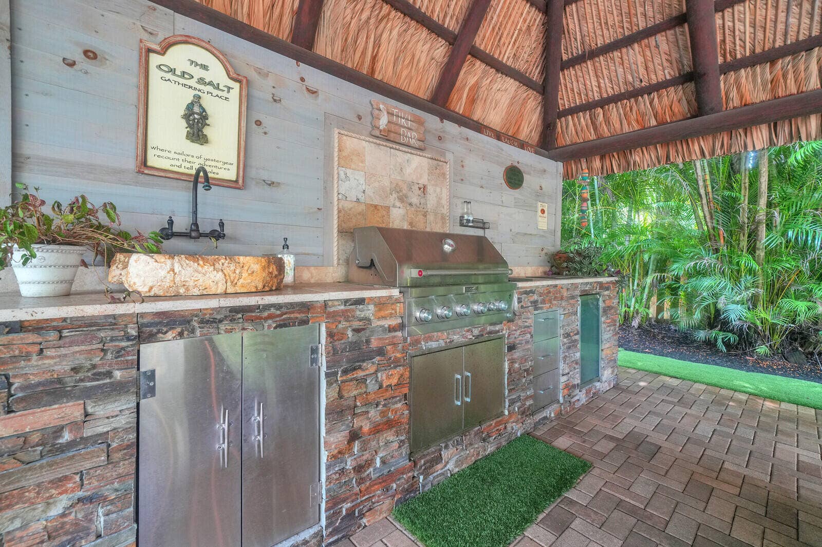 13432 153RD Road N, Jupiter, FL 33478 Summer kitchen
