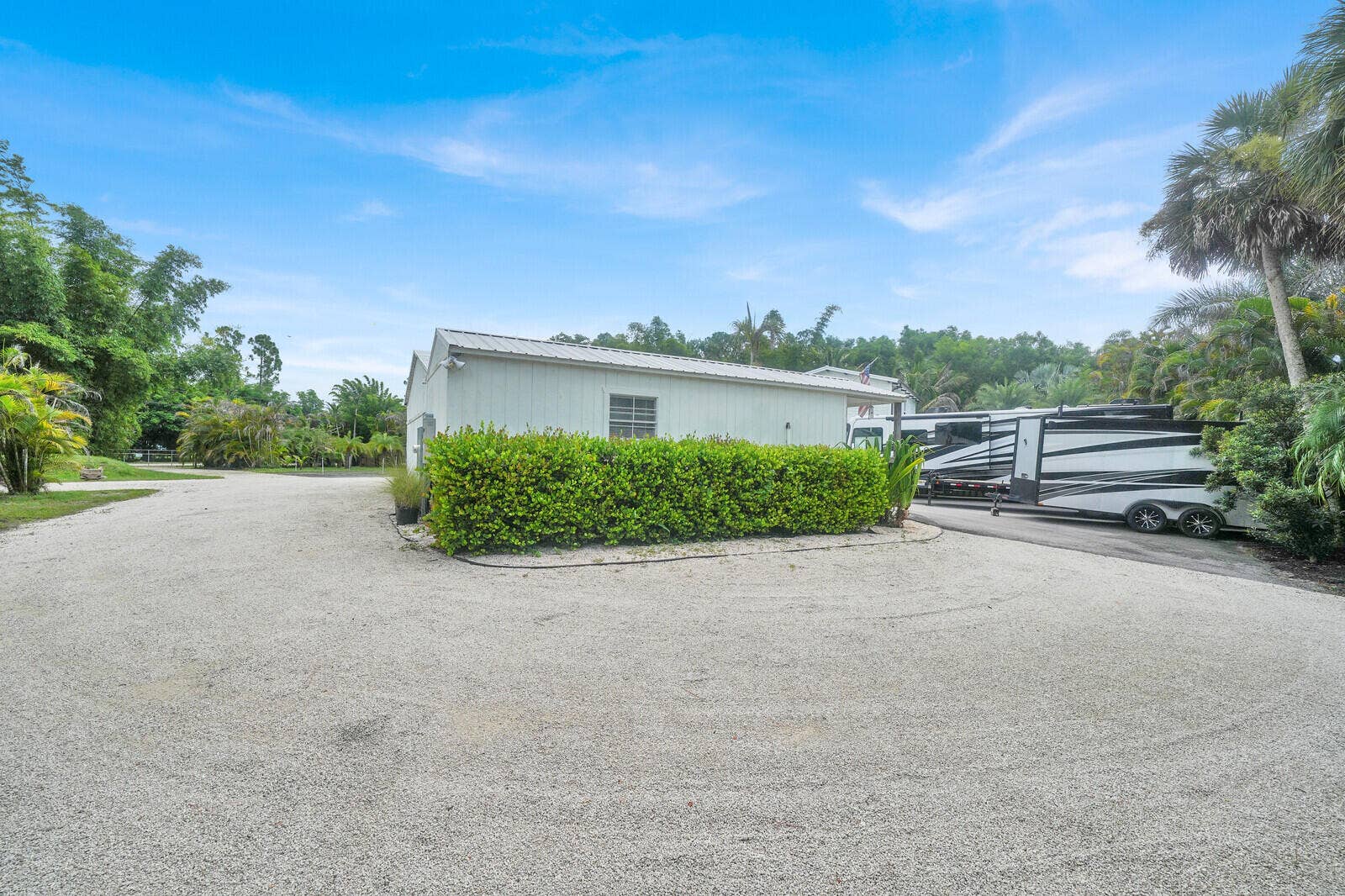 13432 153RD Road N, Jupiter, FL 33478 circular driveway