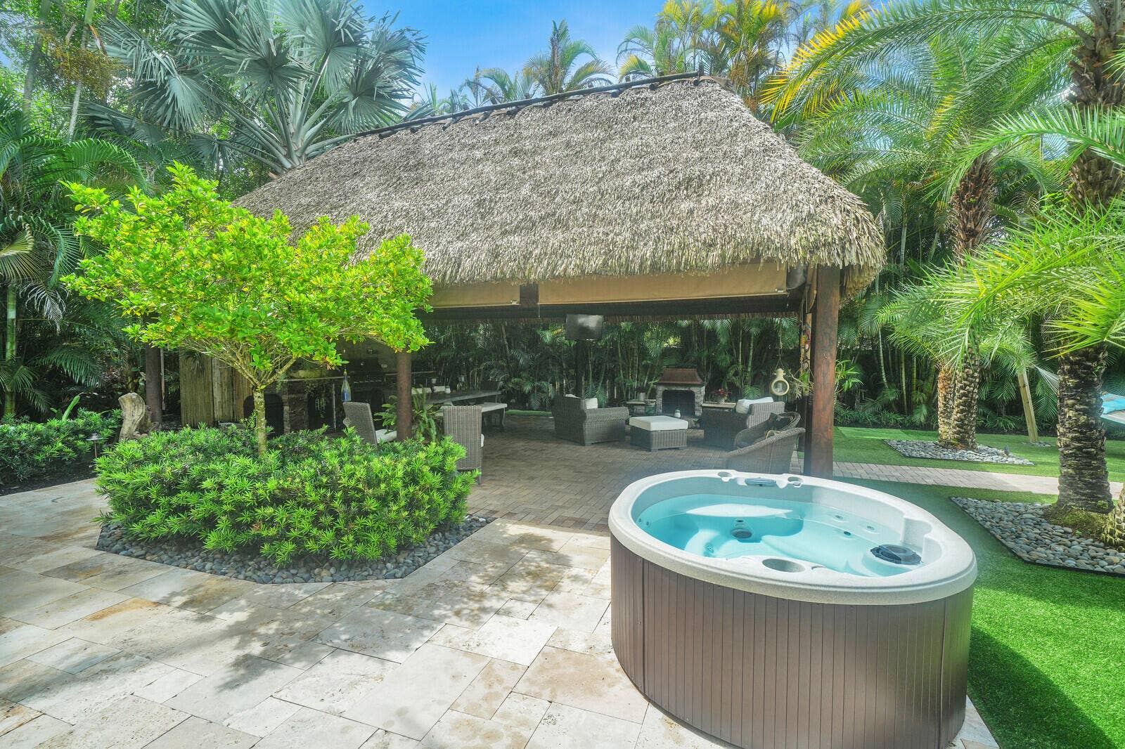 13432 153RD Road N, Jupiter, FL 33478 hot tub