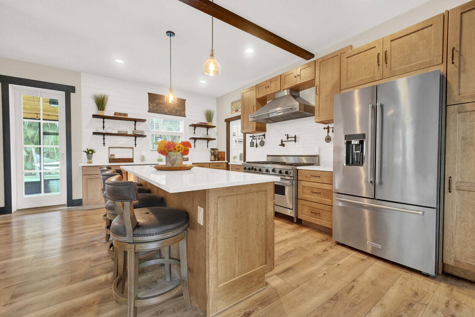 13432 153RD Road N, Jupiter, FL 33478 custom kitchen with island
